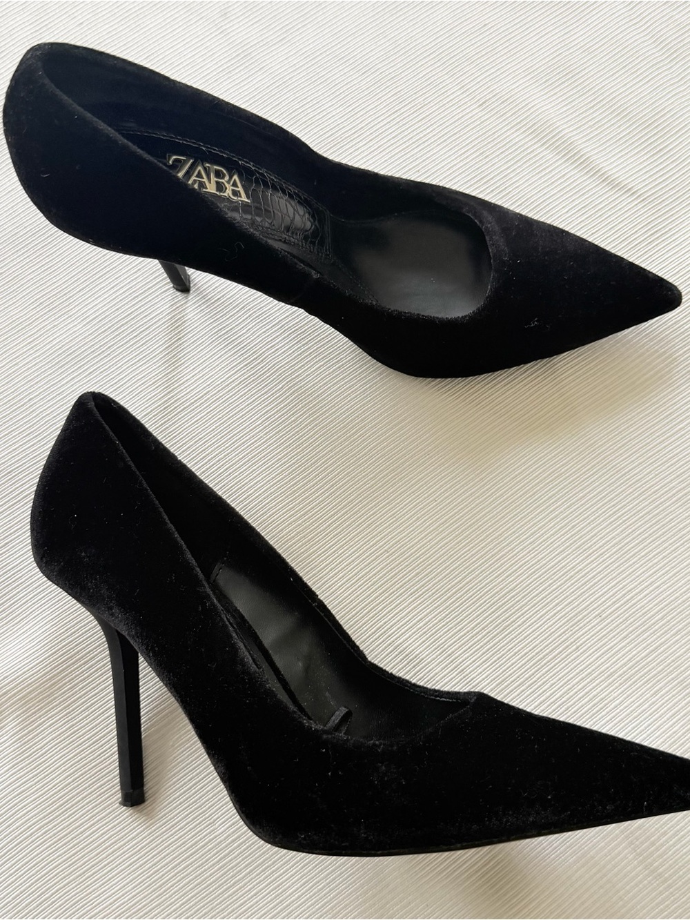 Zara Womens Heels Pumps Velvet Black Party Business Casual Pointy Classy 37/ 6.5